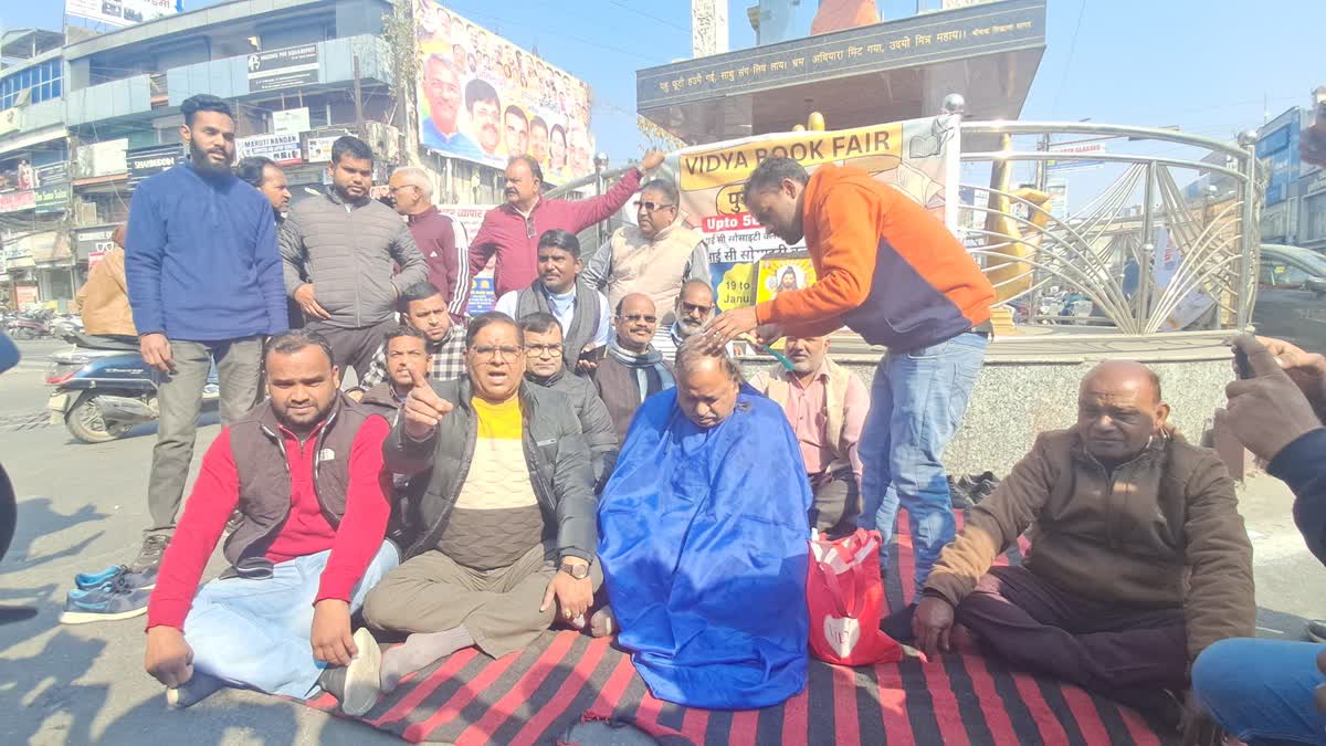 AVIMUKTESHWARANAND CONTROVERSY