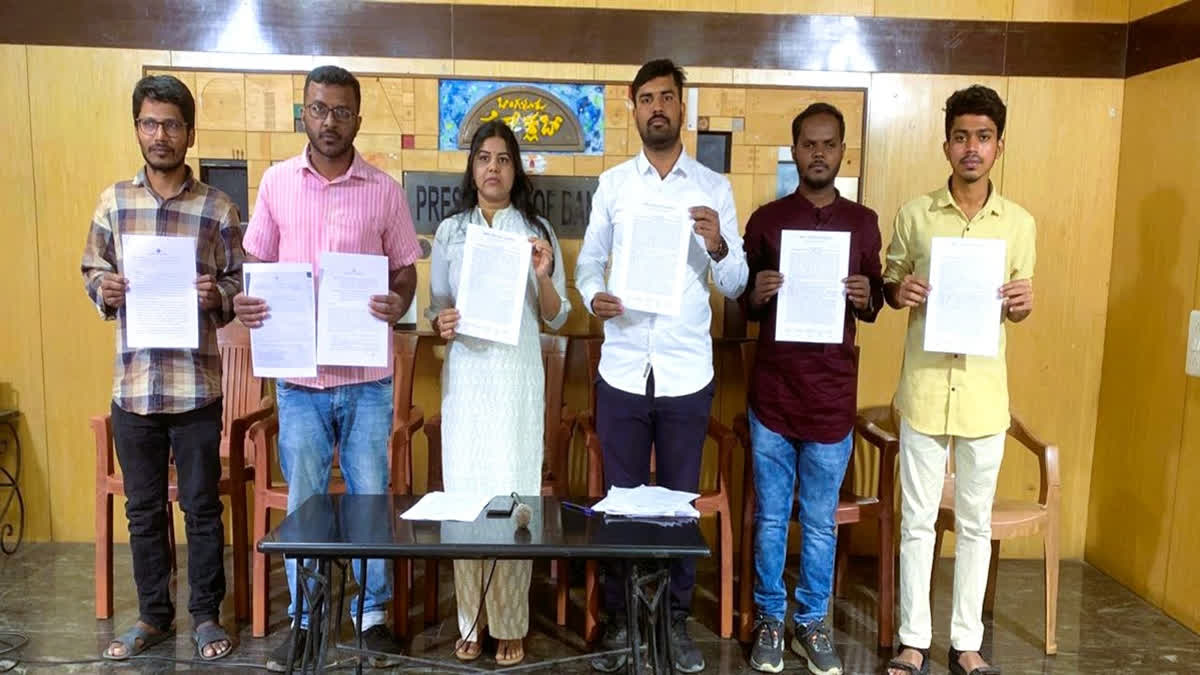 Left-wing student organisations on Tuesday released a copy of a government order that they claimed will lead to the closure of more than 40,000 government schools across Karnataka under the proposed 'KPS Magnet' scheme.