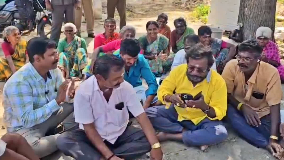 நாட்டாகுடி கிராமத்திற்கு கருணாஸ் திடீர் 'விசிட்' - ஊர் மக்களுக்கு காத்திருந்த 'சர்ப்ரைஸ்'