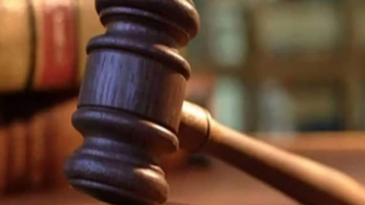 HC Gives JK Administration 'Last and Final Opportunity' to Respond to Mirwaiz's Petition HC Gives JK Administration 'Last and Final Opportunity' to Respond to Mirwaiz's Petition