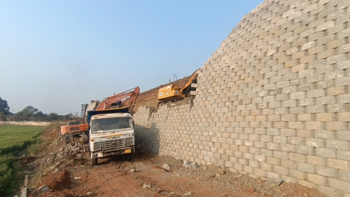 UJJAIN OVERBRIDGE WALL COLLAPSED