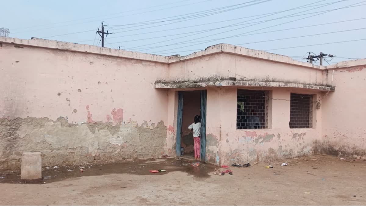SHEOPUR SCHOOL BUILDING DILAPIDATED