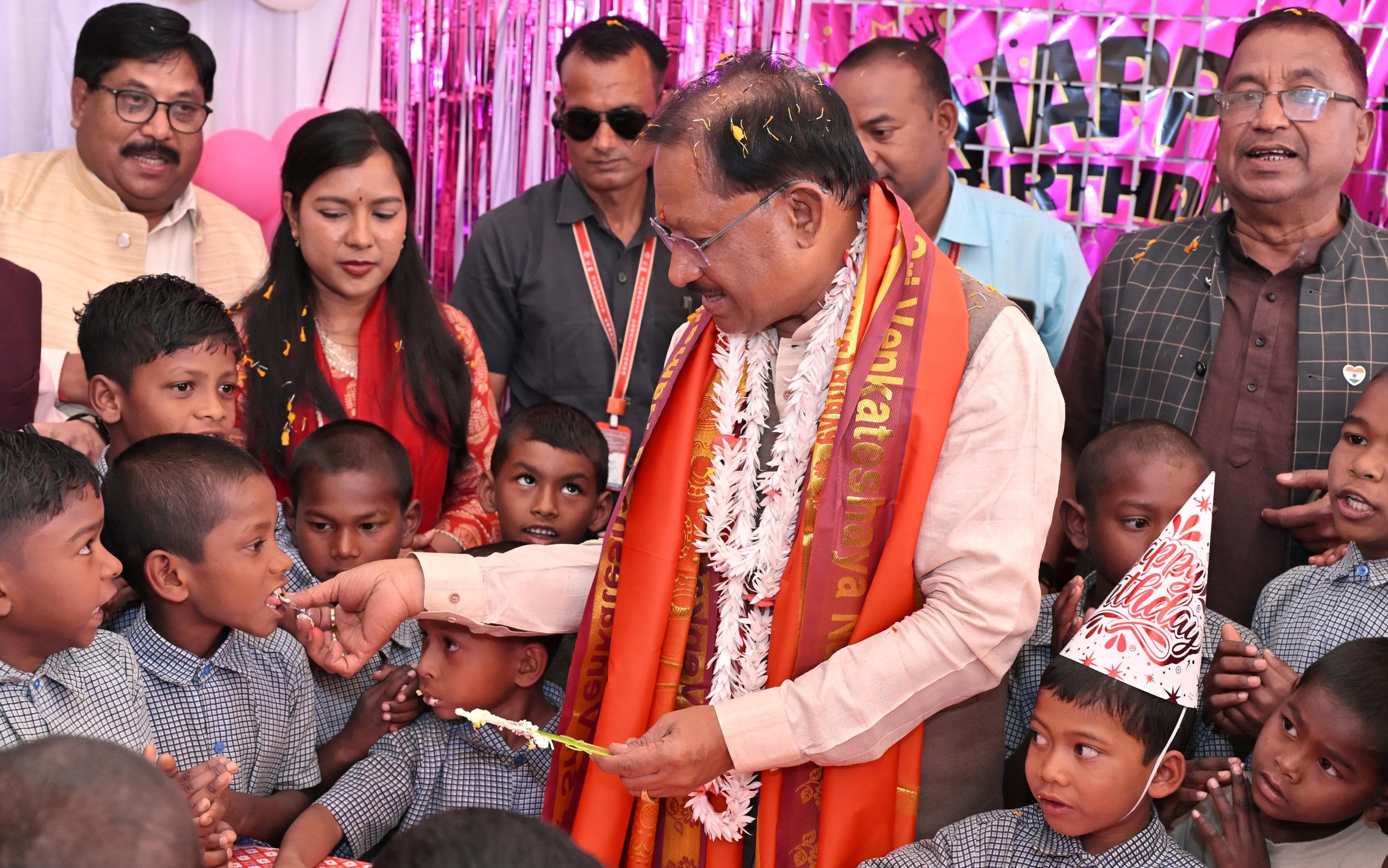 CM Sai fed cake to children with his own hands