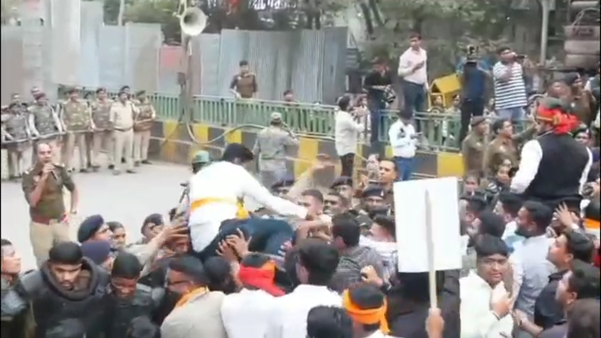 BJP Yuva Morcha protest