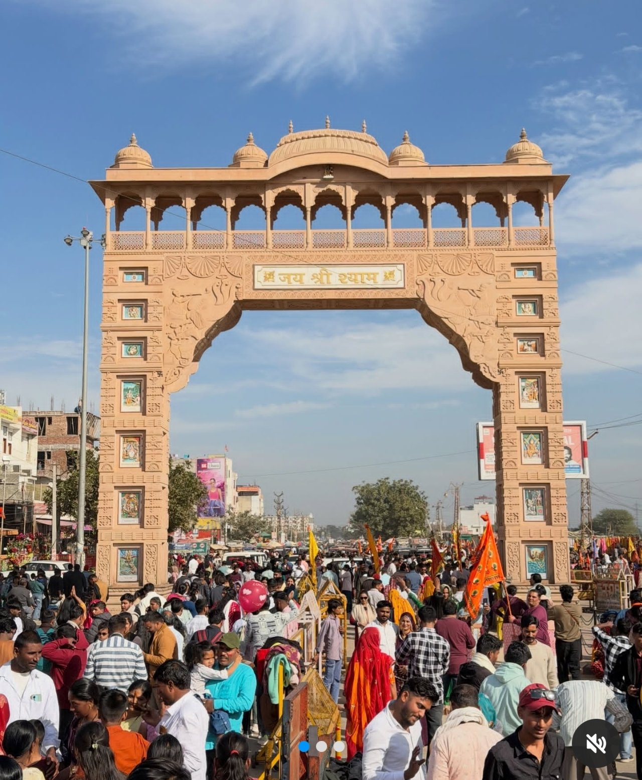 Devotees started flocking to Shyam Baba's court.