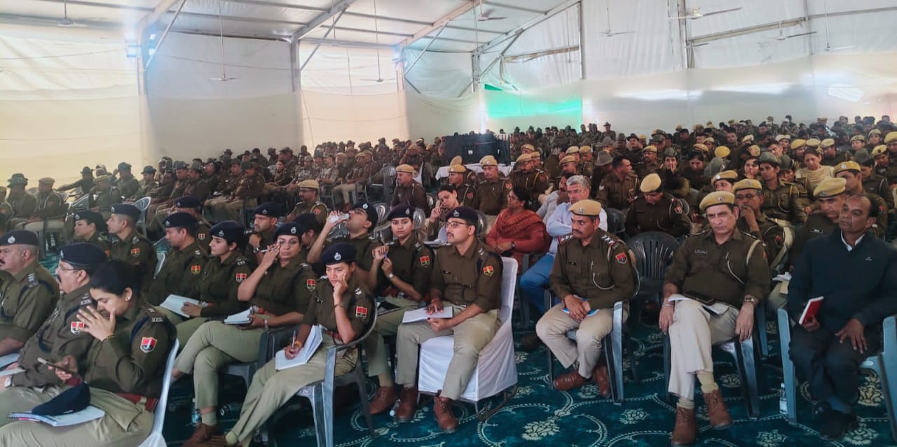 A large number of police personnel were deployed