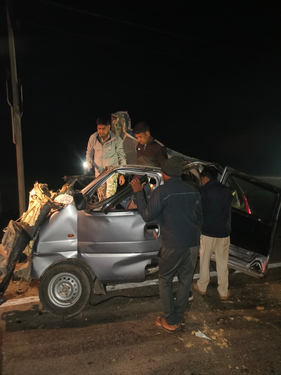 4 PEOPLES DIED BHIND ACCIDENT