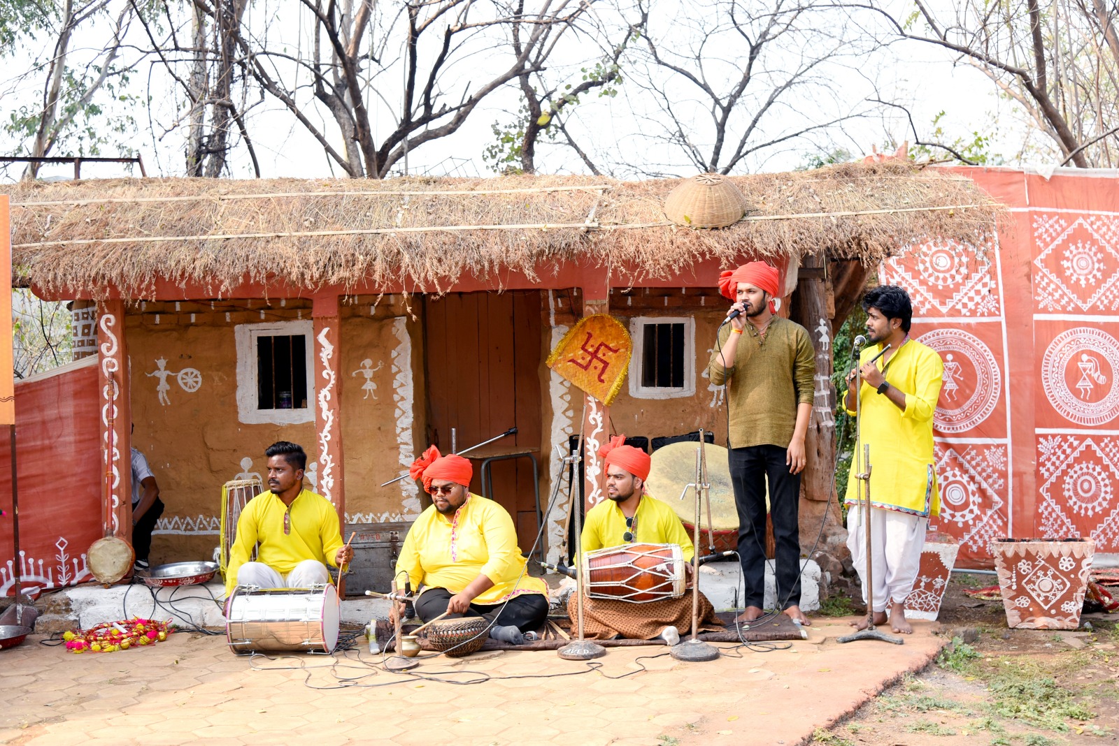 DIALOGUE ON FOLK DRAMA