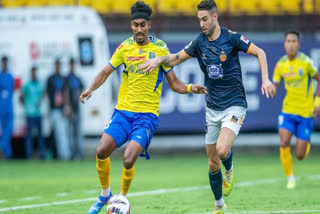 BLASTERS HOME MATCH JNI STADIUM KOCHI PUNJAB FC MOHALI BLASTERS COACH CATALA