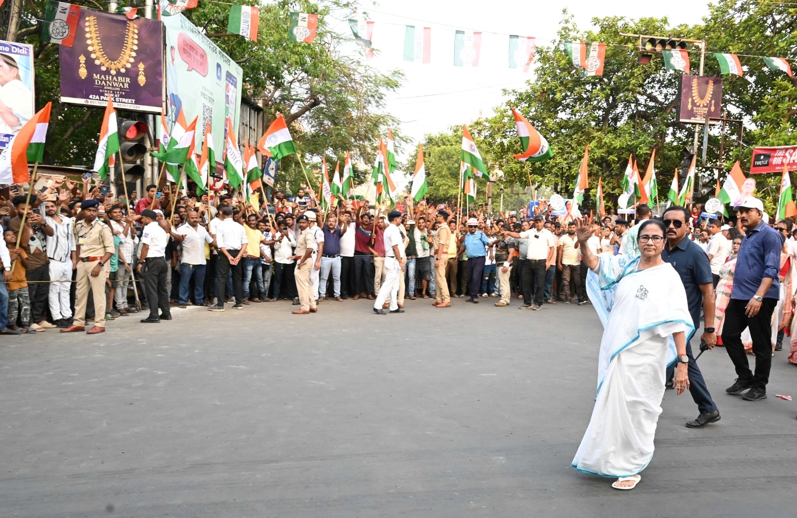 Bengal First Phase Polls: Disruptors And The End of Easy Mandate
