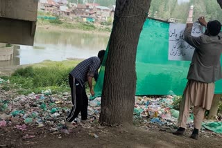 جنوبی کشمیر میں 'سوچھ بھارت مشن' کے تحت رضاکار آبی ذخائر کے تحفظ کے لیے سرگرم