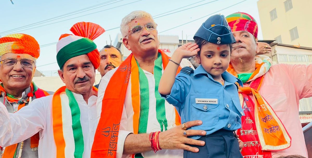 जोधपुर में निकाली गई तिरंगा यात्रा में 'विंग कमांडर व्योमिका सिंह' के रूप में दिखीं हृदया