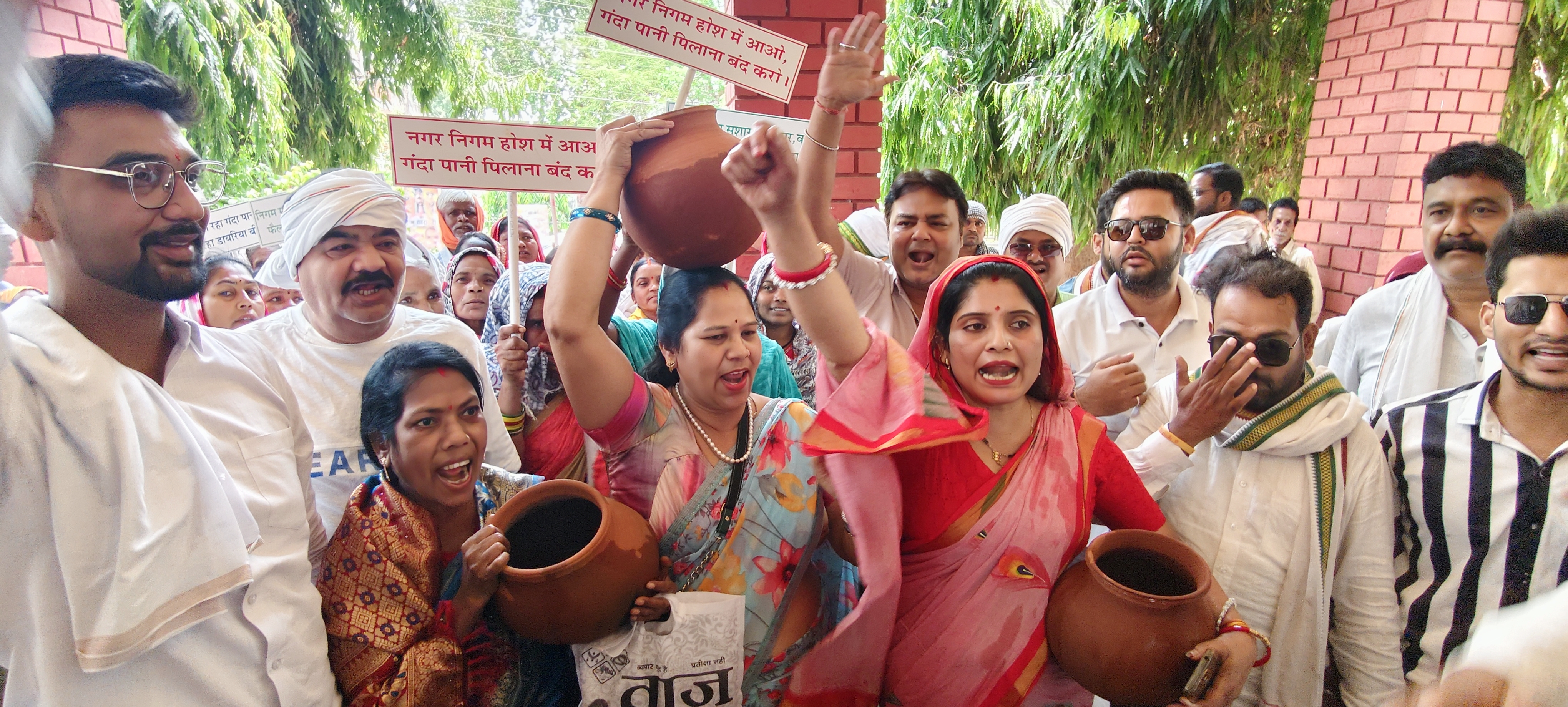 Protest against contaminated wate