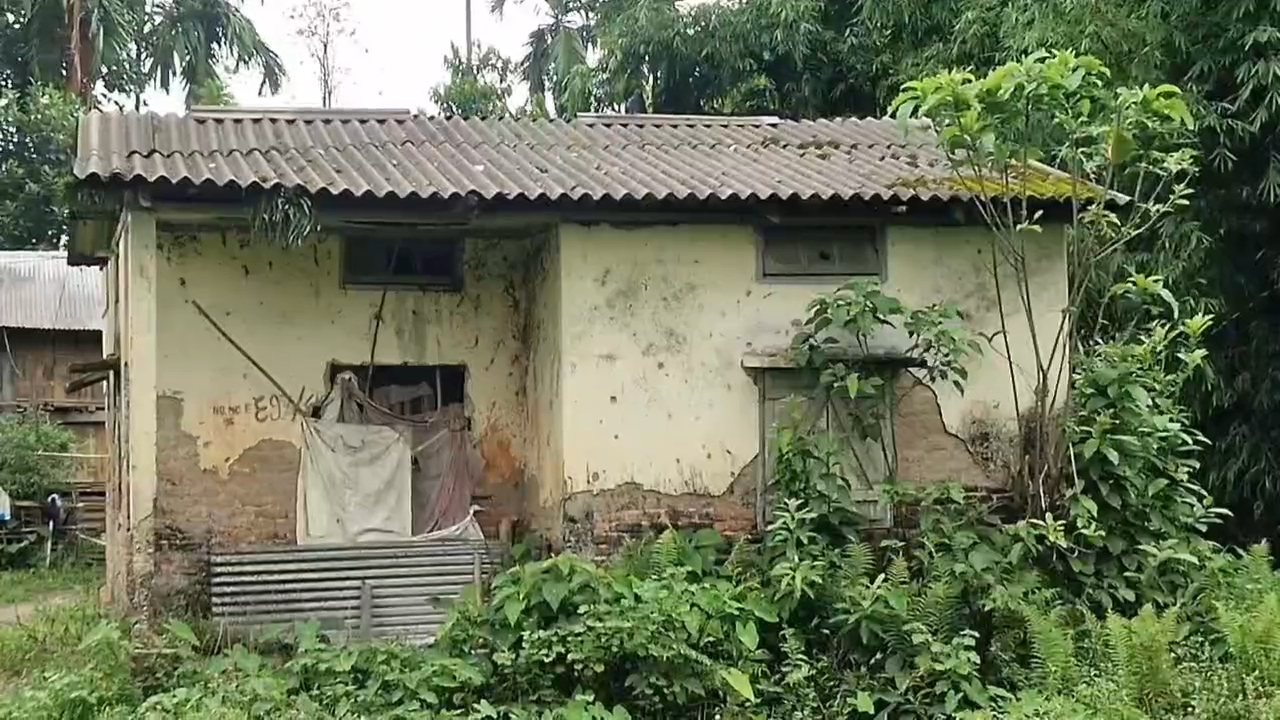 Poor condition of Sub Veterinary Centre at Jonai