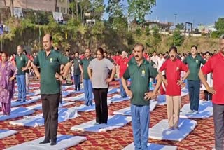 CM Sukhu performed yoga in Hamirpur on Yoga Day