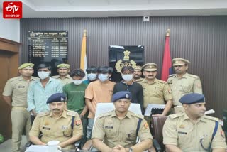 पुलिस की गिरफ्त में नारियल पानी विक्रेता के हत्यारोपी.
