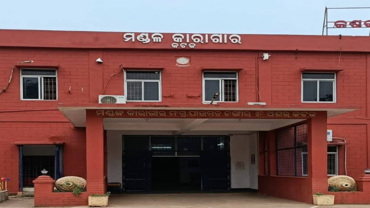 ବର୍ଷକ ମଧ୍ୟରେ ଜେଲରେ ସୁରକ୍ଷା ବୃଦ୍ଧି ପାଇଁ ନିଆଯାଇଥିବା ପଦକ୍ଷେପ ସମ୍ପର୍କରେ ଆଲୋଚନା
