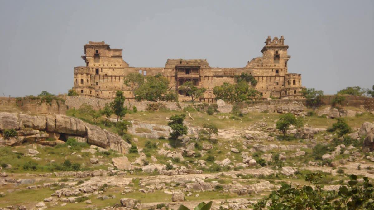 NIWARI GARH KUNDAR FORT