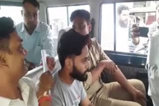 मुरादाबाद में एंटी करप्शन टीम ने संविदाकर्मी को पकड़ा