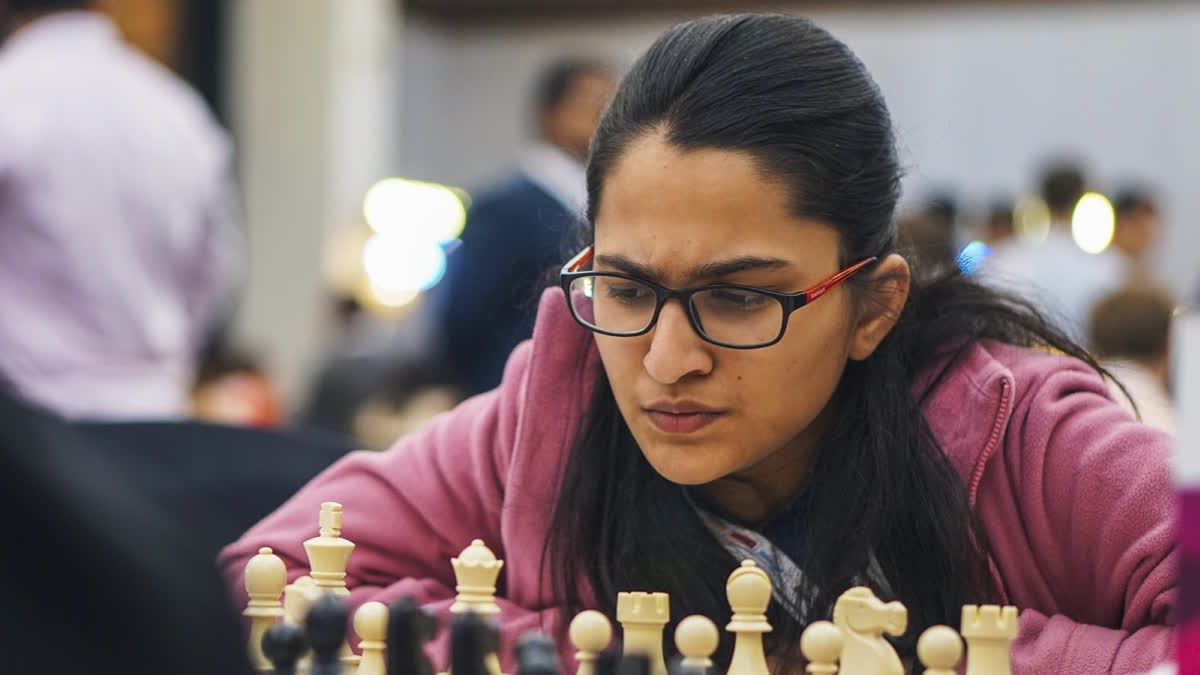 Chess Olympiad: Vantika Helps Indian Draw With United States; Men Split Points With Uzbekistan Vankita Agrawal's win against Grandmaster Irina Krush helped Indian team to draw 2-2 with United States while despite losing spilt points with Uzbekistan, Indian men's side stayed in sole lead after the ninth round of the 45th Chess Olympiad.