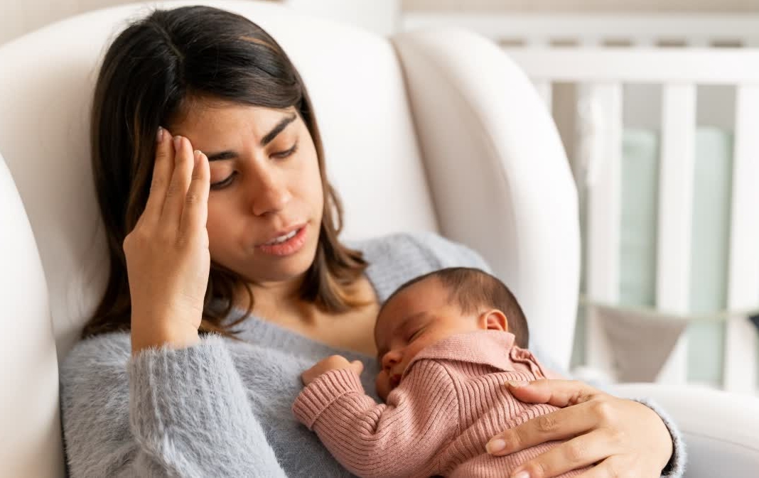HOW TO DEAL POSTPARTUM DEPRESSION  POSTPARTUM CARE  IMPORTANCE OF POSTNATAL CARE  SYMPTOMS OF POSTPARTUM DEPRESSION