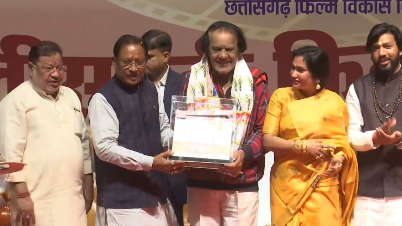 छॉलीवुड की नई उड़ान: मुख्यमंत्री विष्णु देव साय ने किया फिल्मकारों का  सम्मान, ''चित्रोत्पला फिल्म सिटी से मिलेगा नया मुकाम''