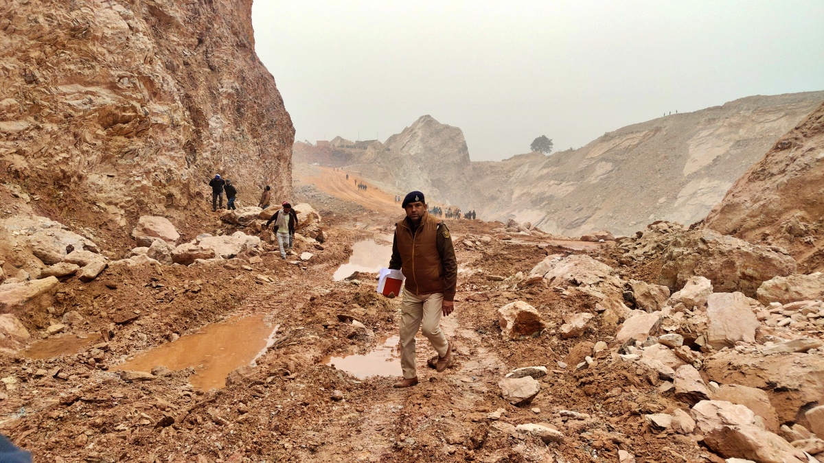 शेखपुरा में खदान में गिरने से महिला की मौत