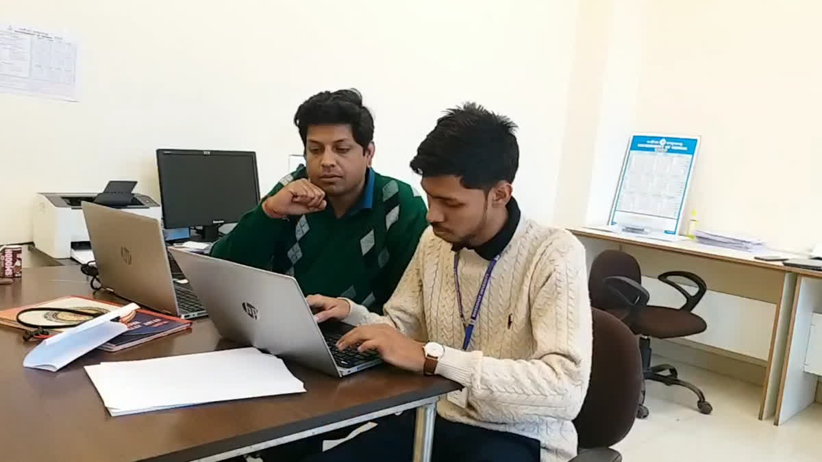 Odisha Student’s Innovation ‘Dharohar’ Aims To Curb Handloom Saree Fraud, Ensure Fair Pay For Weavers Odisha Student’s Innovation ‘Dharohar’ Aims To Curb Saree Fraud, Ensure Fair Pay For Weavers