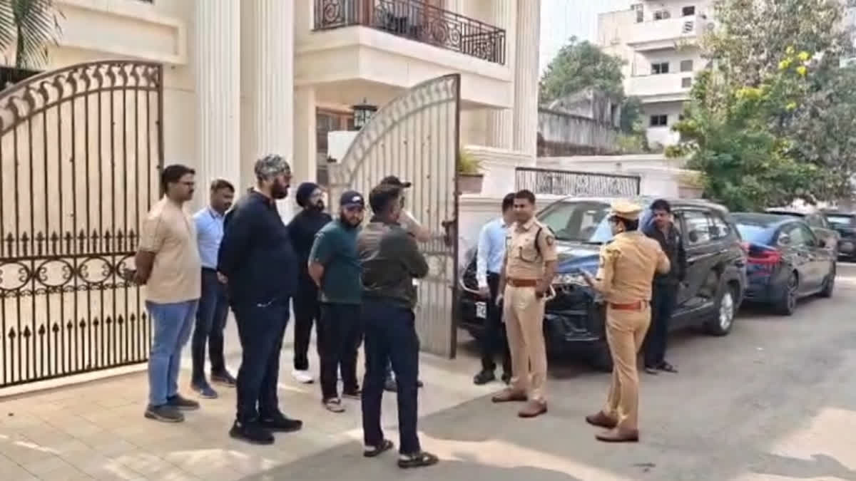 burglary worth 2.5 crore rupees was committed in just 22 minutes