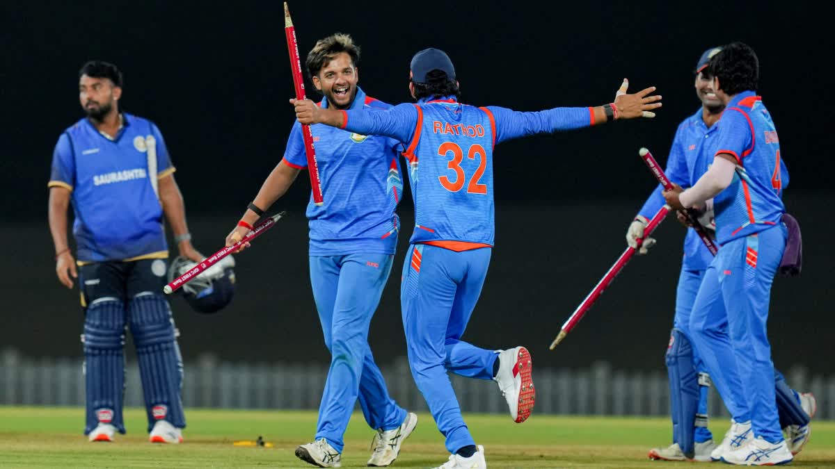 விஜய் ஹசாரே கோப்பை 2025-26: அதிக ரன்கள் மற்றும் விக்கெட்டுகளை வீழ்த்திய வீரர்கள்