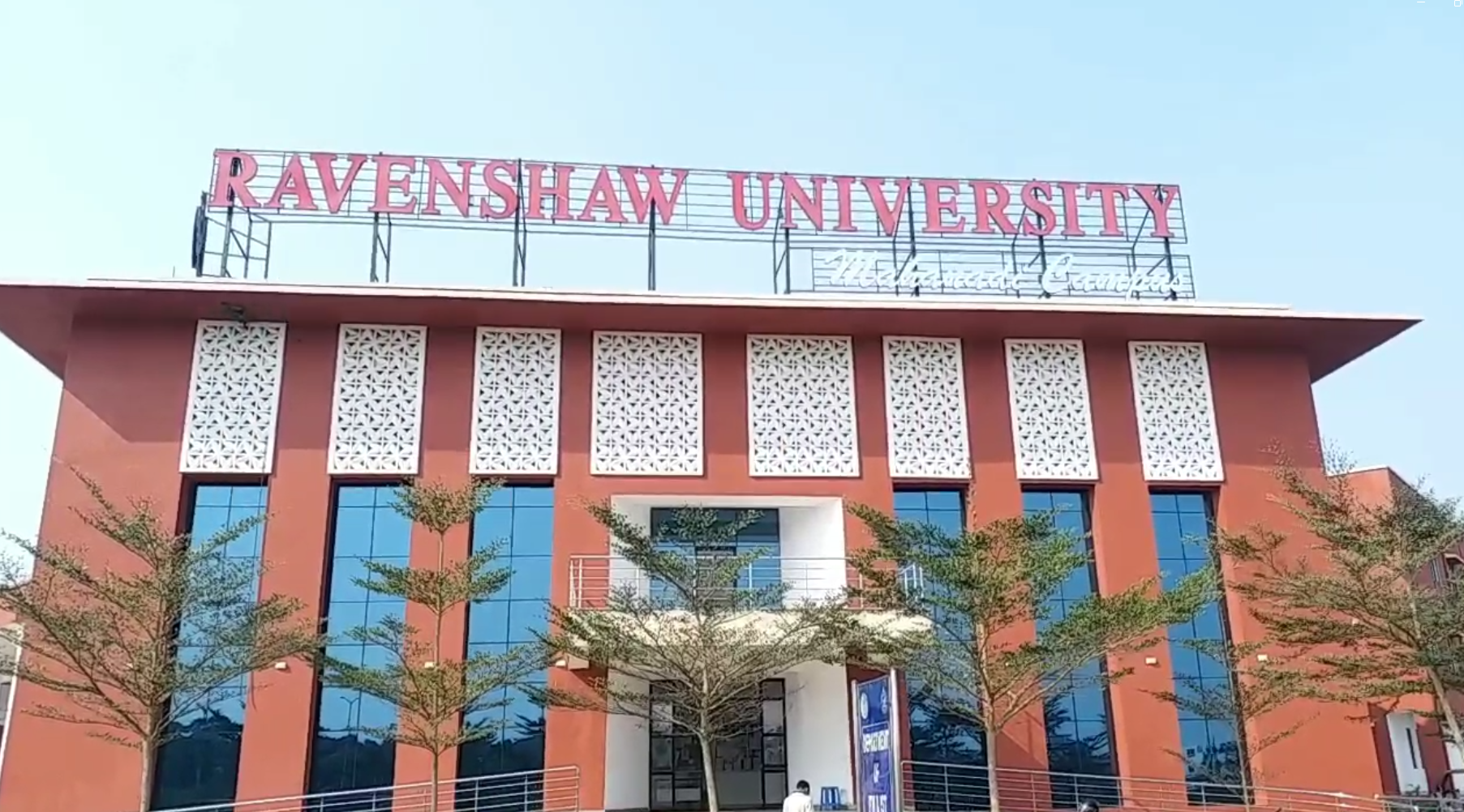 Odisha Student’s Innovation ‘Dharohar’ Aims To Curb Saree Fraud, Ensure Fair Pay For Weavers