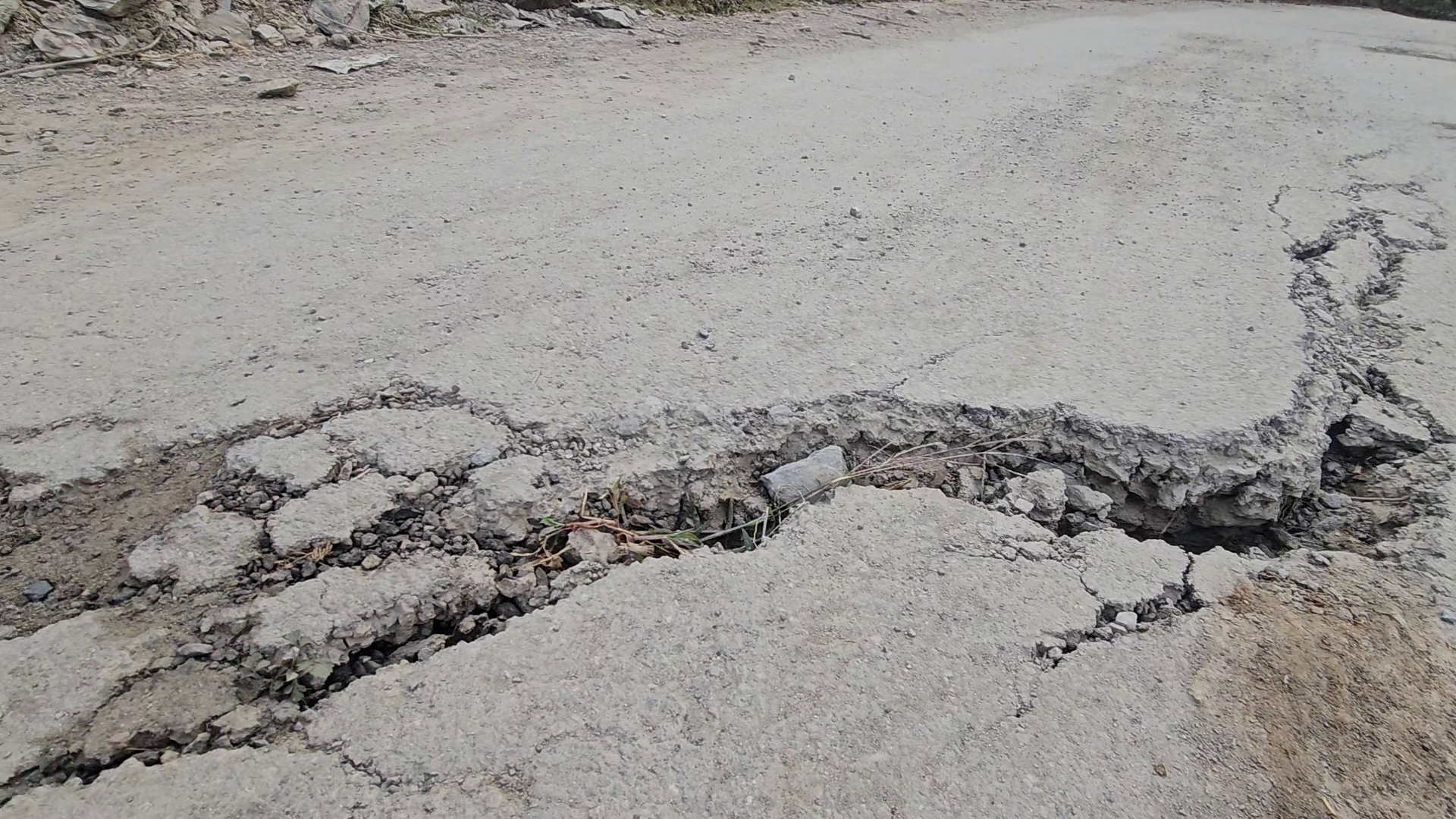 DOBRA CHANTHI BRIDGE ROAD CRACK