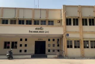 પ્રોહિબિશનના કેસમાં પોલીસ કોન્સ્ટેબલને એક વર્ષની જેલની સજા