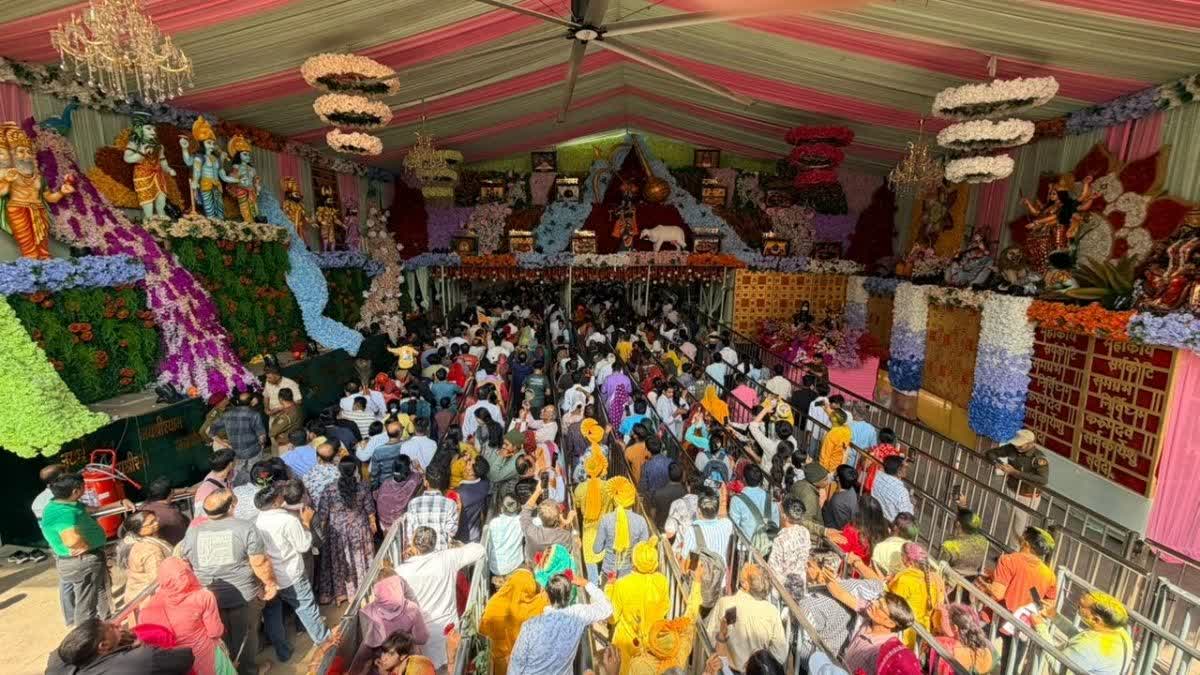 खाटू श्याम मंदिर में भक्तों की भीड़