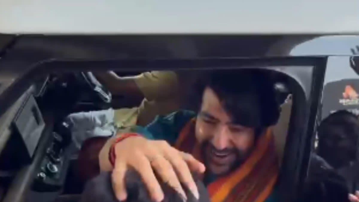 Pandit Dhirendra Shastri at Kishangarh Airport