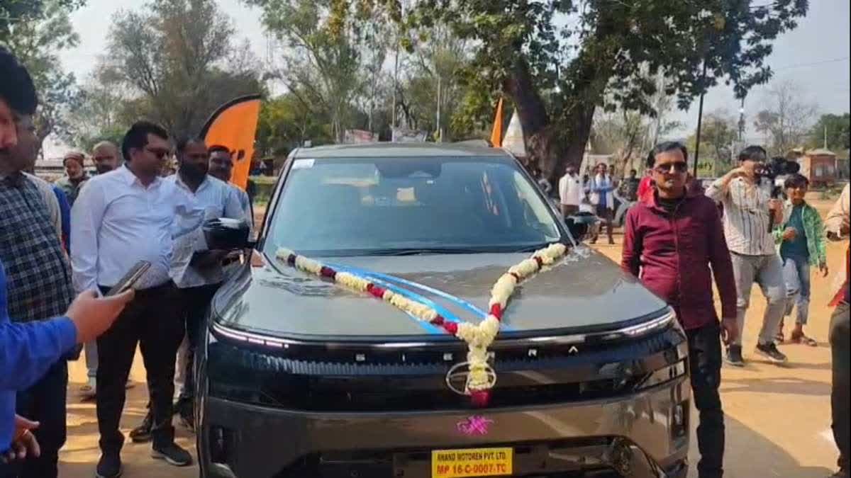 KRANTI GAUD GOT CAR GIFT