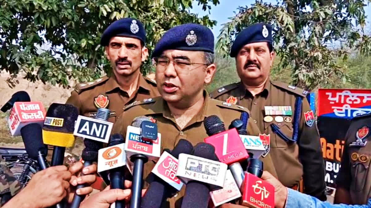 two policemen killed inside a police post in gurdaspur punjab Urdu News