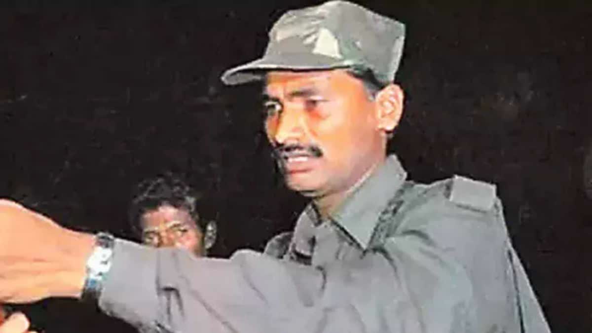 Maoist commander Devji surrenders