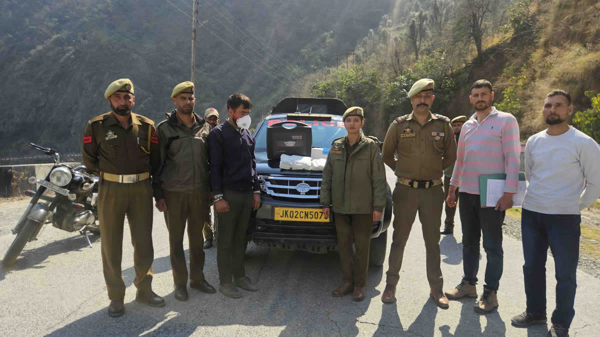 رامبن پولیس نے ایک منشیات اسمگلر کو گرفتار کرلیا، 510 گرام چرس ضبط