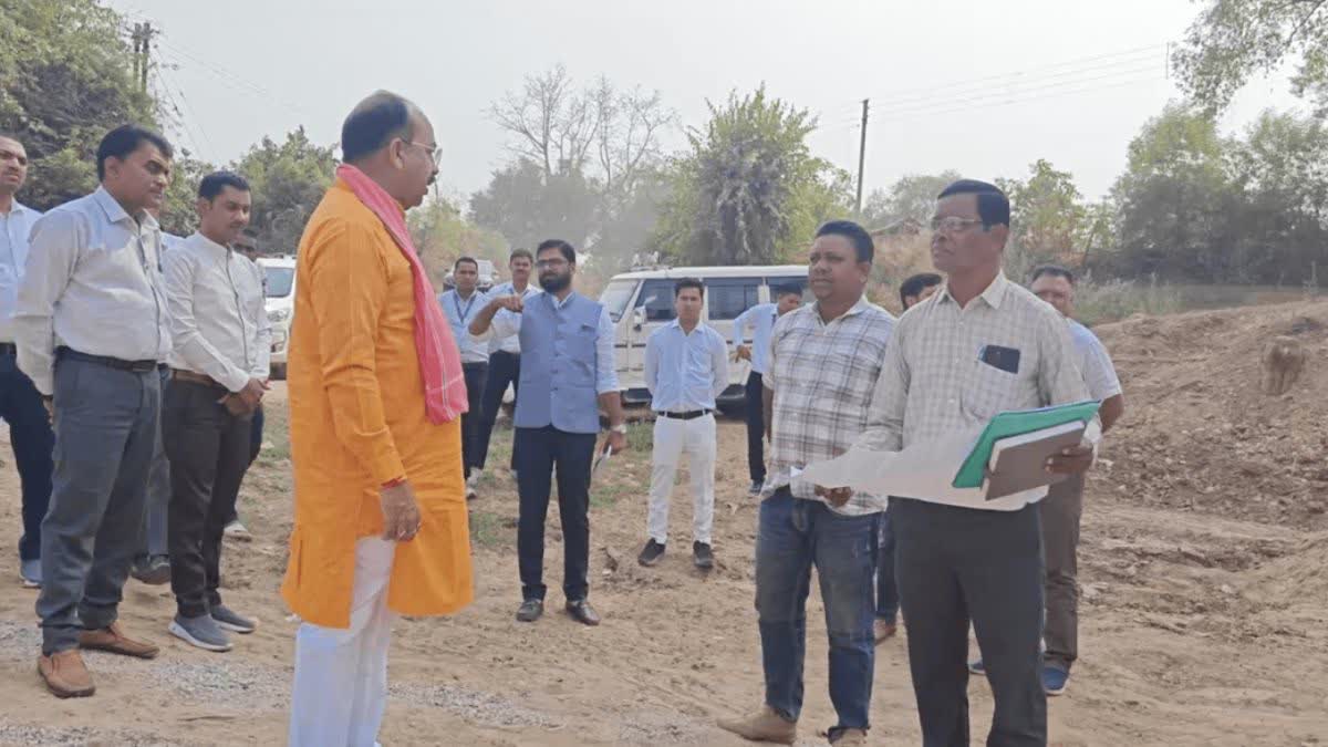 Deputy CM Arun Sao inspecting the bridge