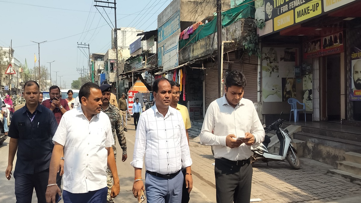 Officials checking encroachment in Raipur