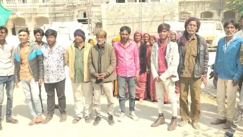 અમરેલી સિવિલ હોસ્પિટલમાં મોટી સંખ્યામાં લોકો એકત્ર થયા હતા