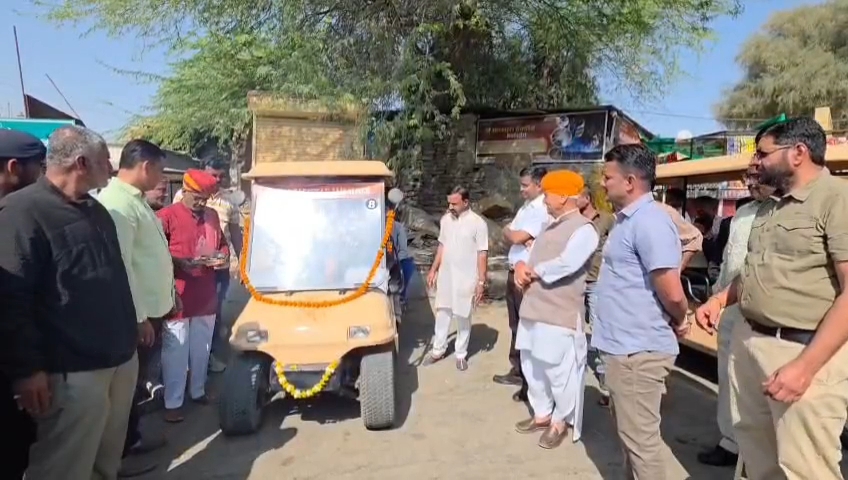 इलेक्ट्रिक गोल्फ कार्ट सेवा शुरू