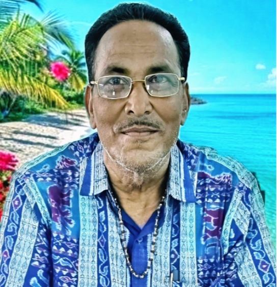 The Maker of this suitcase is 66-year-old artist Vaishnav Maharana.