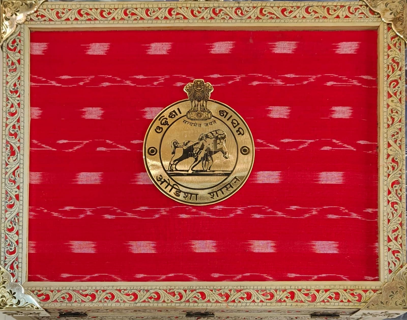 Red suitcase for the budget.