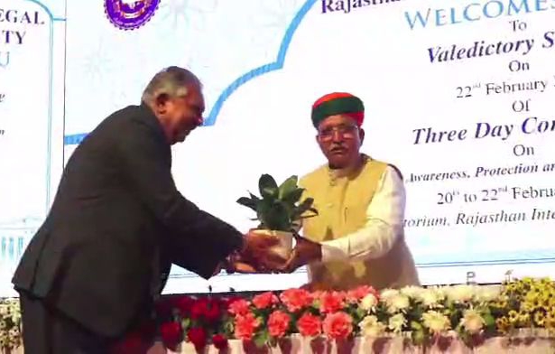 Acting Chief Justice welcoming Arjun Ram Meghwal