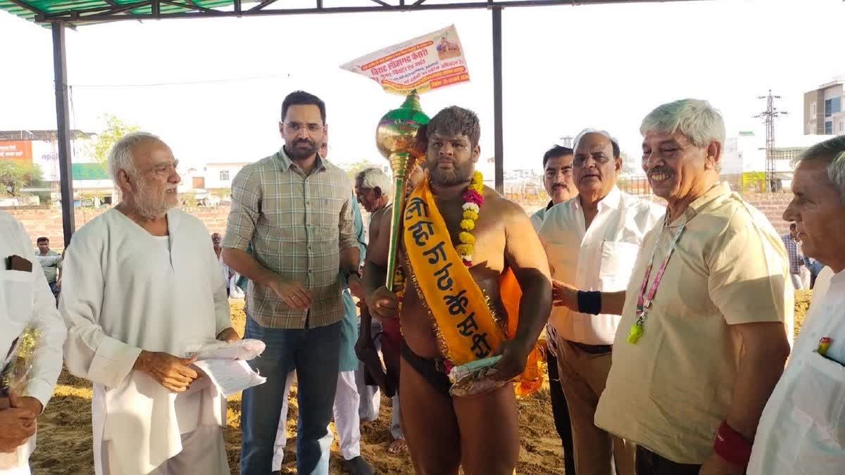 मोहित फोगाट ने खिताब पर कब्जा जमाया