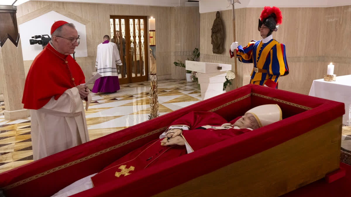 Cardinals Meet At Vatican To Choose Date For Pope Francis' Funeral Cardinals Meet At Vatican To Choose Date For Pope Francis' Funeral