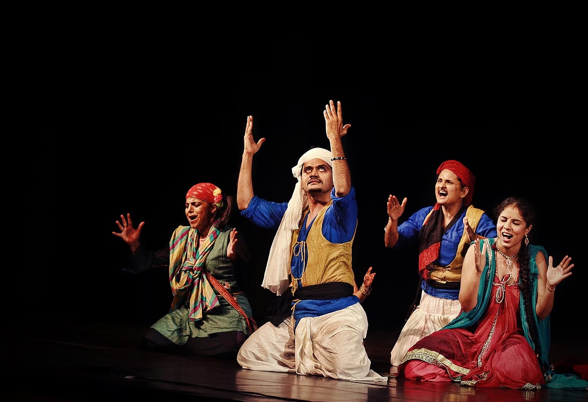 A still from Piya Behrupiya (adaptation of Twelfth Night) by Atul Kumar