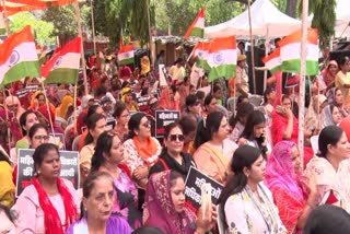 नारी शक्ति वंदन अधिनियम को लेकर भाजपा का प्रदर्शन
